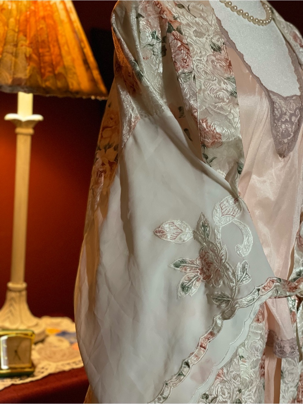 Vintage 80s Val Mode Floral Satin Robe Jacquard Cottagecore Pastel Pink Sz L - Picture 3 of 11